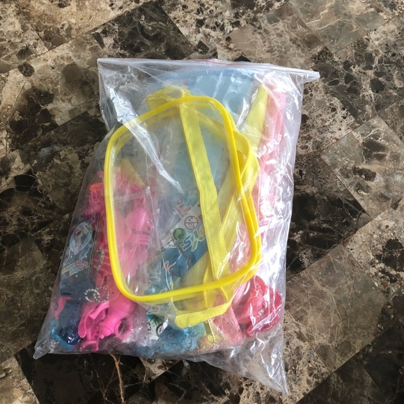 46pcs set barbie outfits and Assessories - Picture 3 of 3